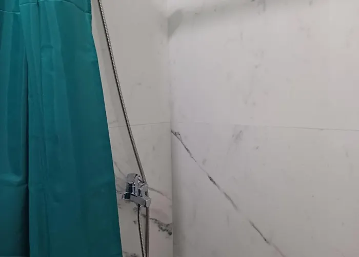 Jon's Appartamento Golem (Tirana)